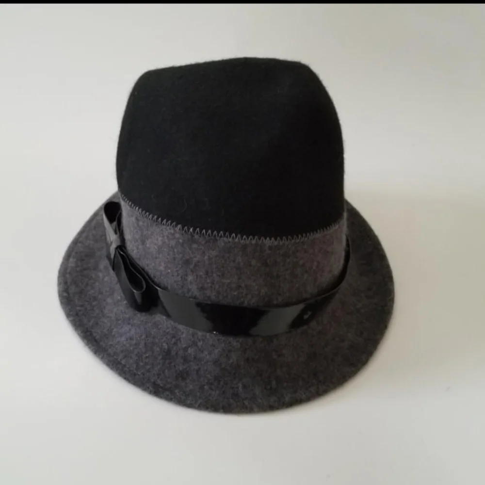 Cynthia Rowley Black Gray Tiered Wool Hat Cool Weather Church Everyday Elegance